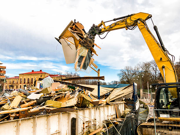Best Construction Debris Removal  in Parshall, ND